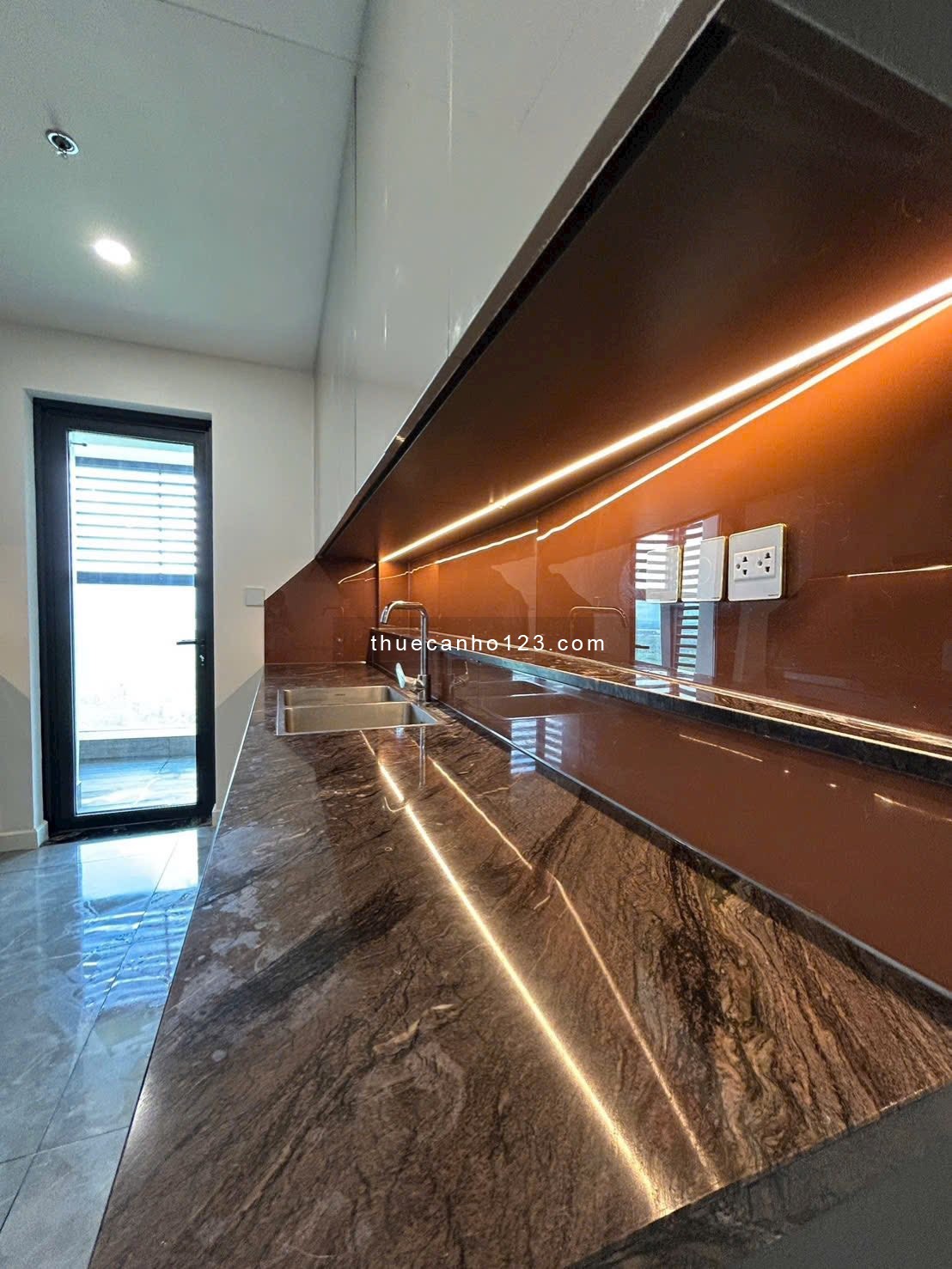 Cho thuê căn hộ cao cấp Sunshine Dimond River 3PN2WC, DT 165m2, đủ NT, giá 19tr/tháng - Ảnh 3