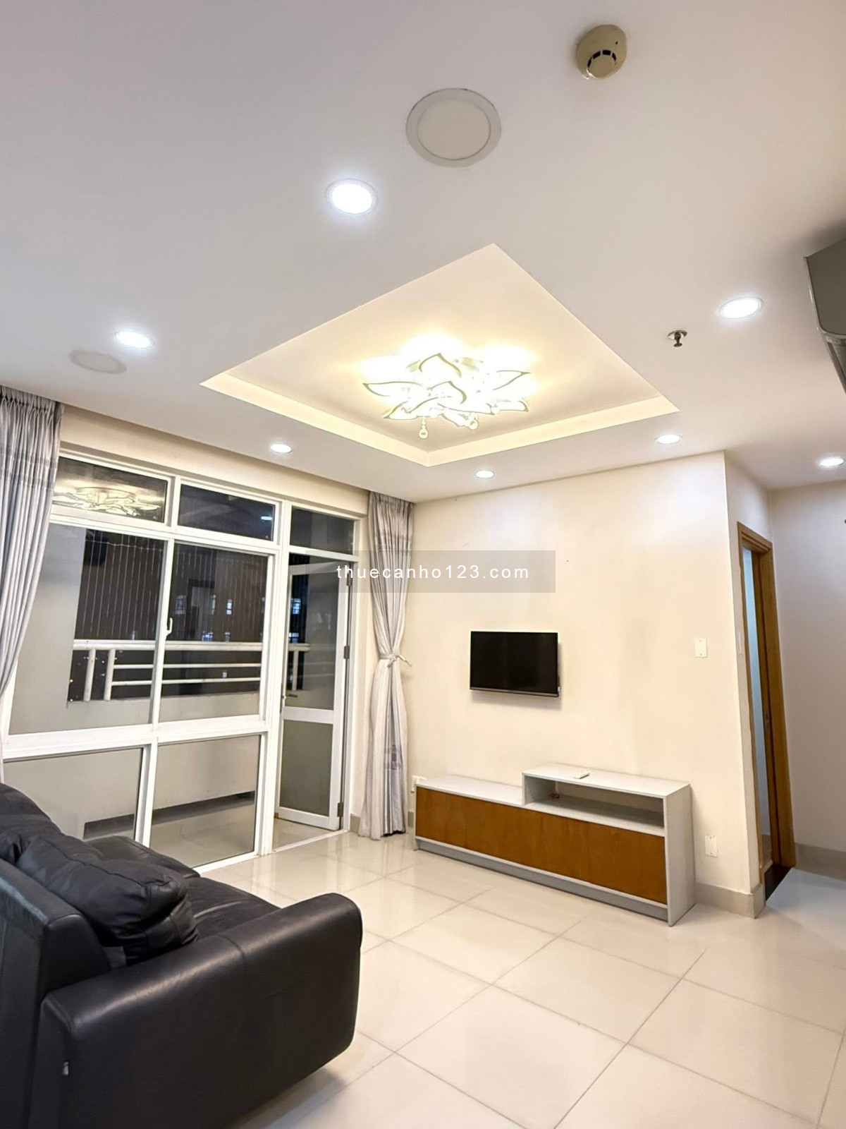 Cần cho thuê căn hộ, 83m2, ở liền, full nội thất giá 12tr/tháng. LH 0903675770 gặp Thắm - Ảnh 1