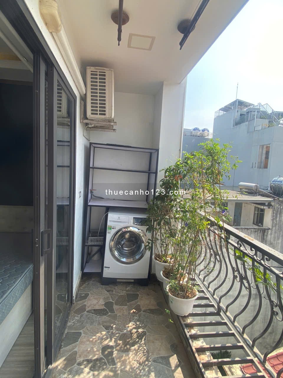 Cho thuê Căn hộ dịch vụ giá rẻ siêu VIP Tầng 6 tại Ngõ 193 Trích Sài, Bưởi, Tây Hồ. Chỉ 7tr - Ảnh 2