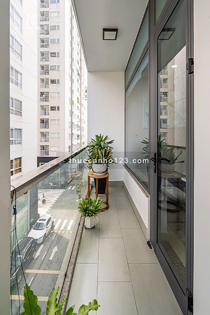 Thuê Căn Hộ Ban Công Full Cửa Sổ Thoáng Mát, Phòng Khách Ngay Sân Bay Quận Tân Bình - Ảnh 2