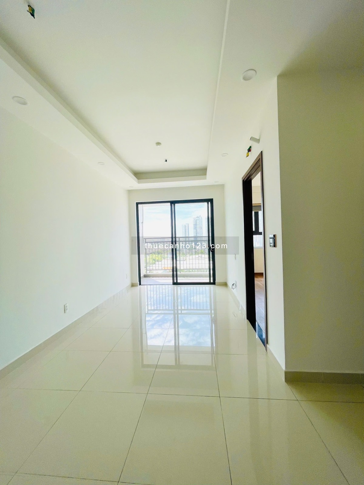 Cho thuê 2PN – 2WC NTCB 10.5 triệu tại Q7 Saigon Riverside Complex - Ảnh 1