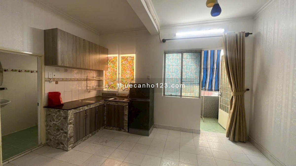 Chung cư 590, CMT8 chỉ 9,5tr căn 2p có nội thất, căn góc lầu 1, (thang bộ) - Ảnh 6
