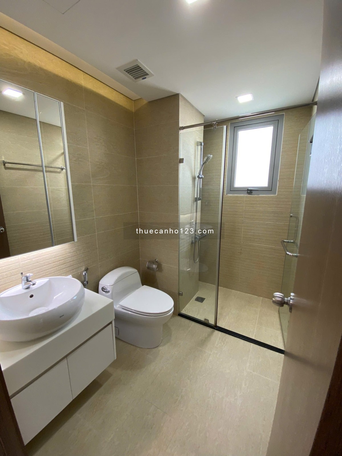 Cho thuê 3pn Vinhomes Central Park – view Landmark 81 - Ảnh 4