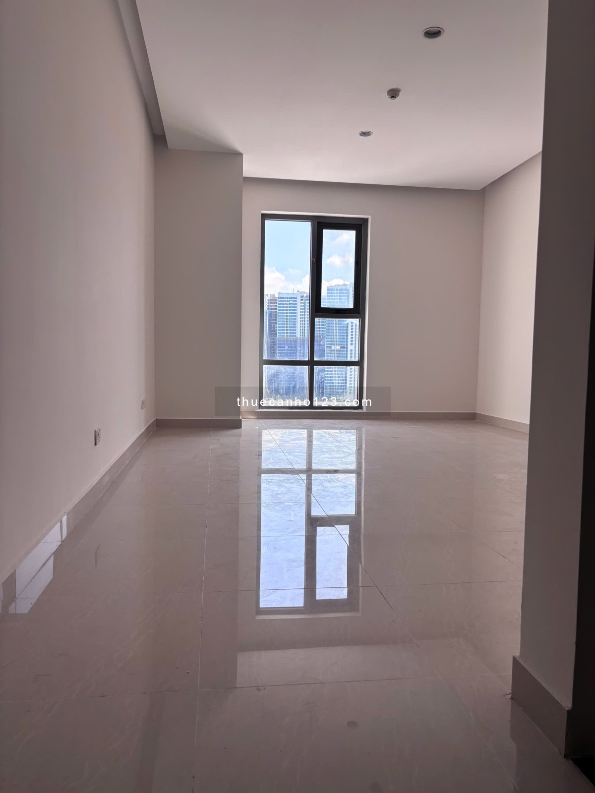 Cho Thuê Căn Officetel 35m Giá 12tr Tại Golden King Số 15 Nguyễn Lương Bằng P. Tân Mỹ - Ảnh 2