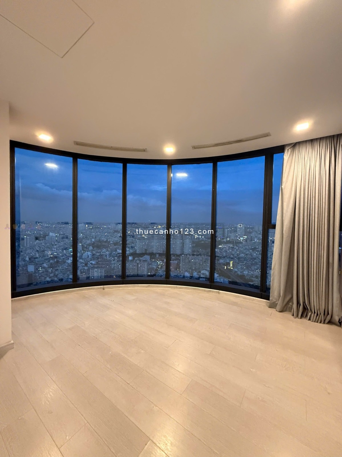 Vinhomes Golden River (BaSon) – Căn Hộ 2PN Cho Thuê View Đẹp - Ảnh 5