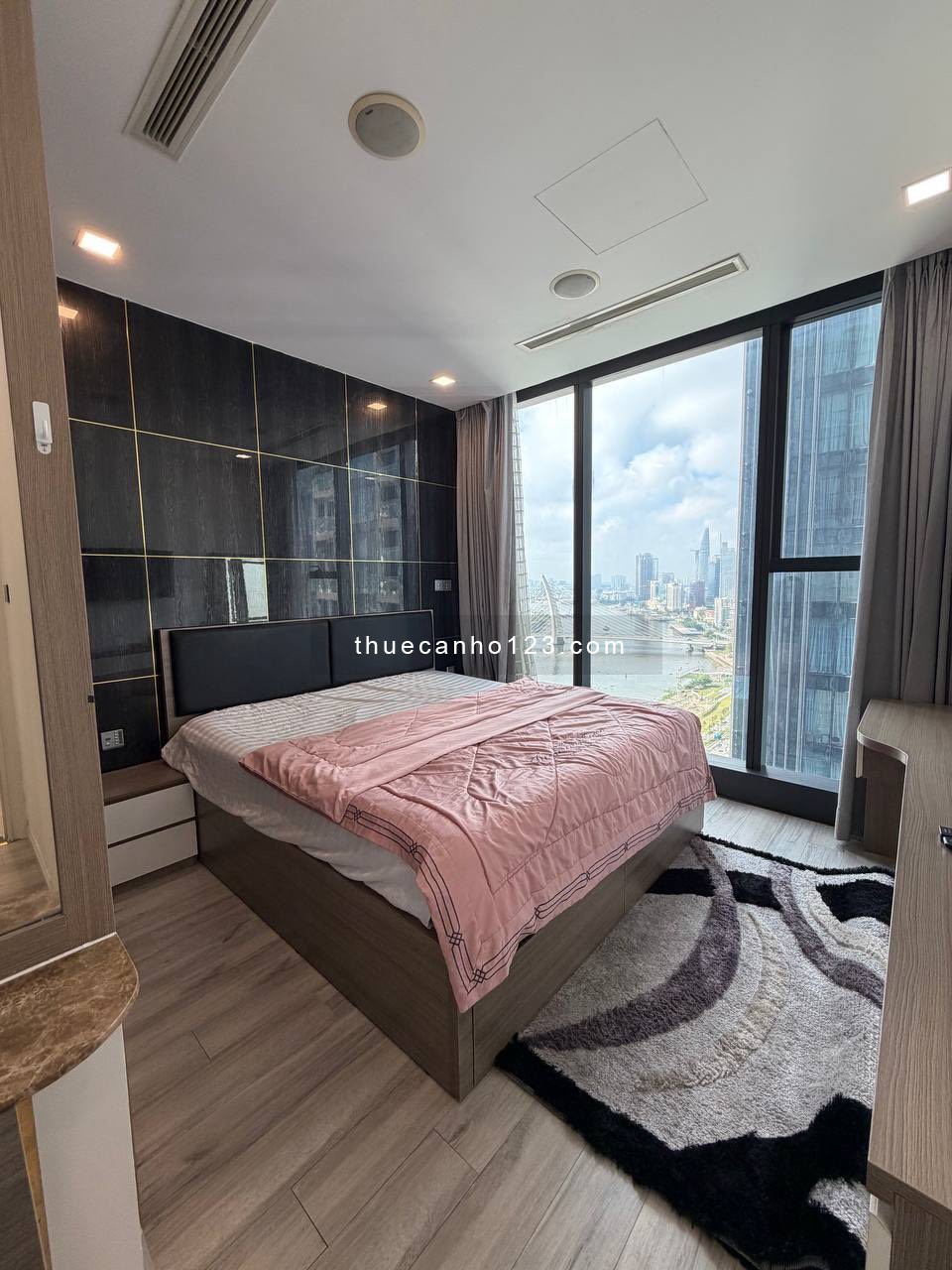 Vinhomes Golden River – Cho Thuê Căn Hộ View Sông 2PN – 2WC (Có Bathtub) - Ảnh 2