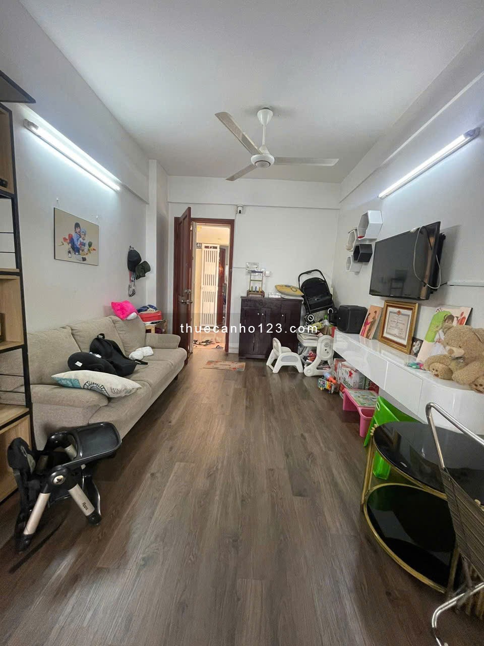 Chung cư 10A Trần Nhật Duật, Q1: 65m2, 9tr/tháng, full NT, 1PN rộng - Ảnh 1