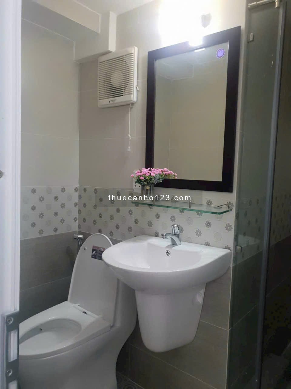 C/c Miếu nổi - Vũ Huy Tấn cho thuê căn 2p ngủ, NTCB, giá 11.5tr/th - Ảnh 2
