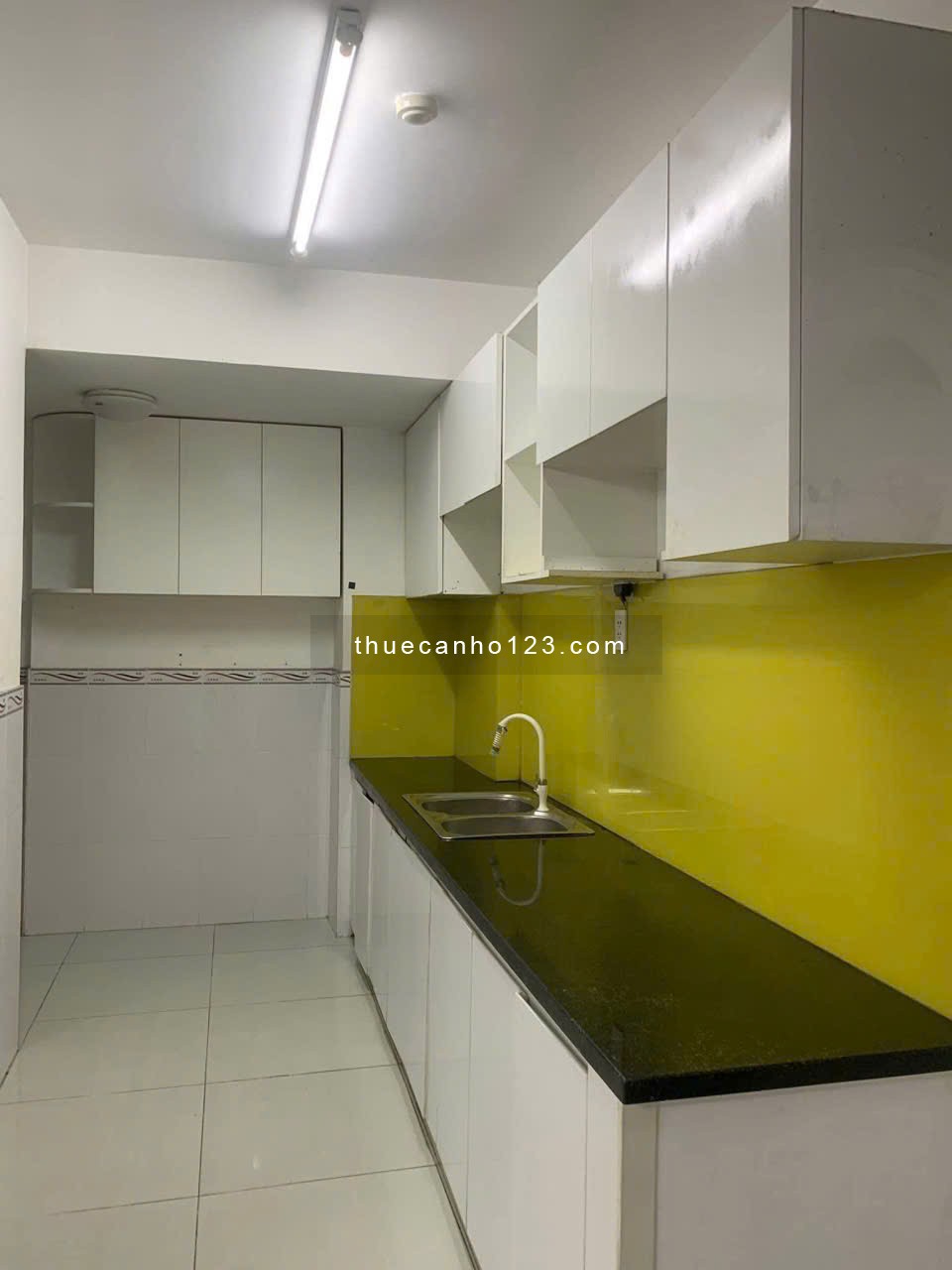 Chung cư Bàu Cát 2 cho thuê căn 2p ngủ. 2wc có nội thất giá 10tr/th - Ảnh 1