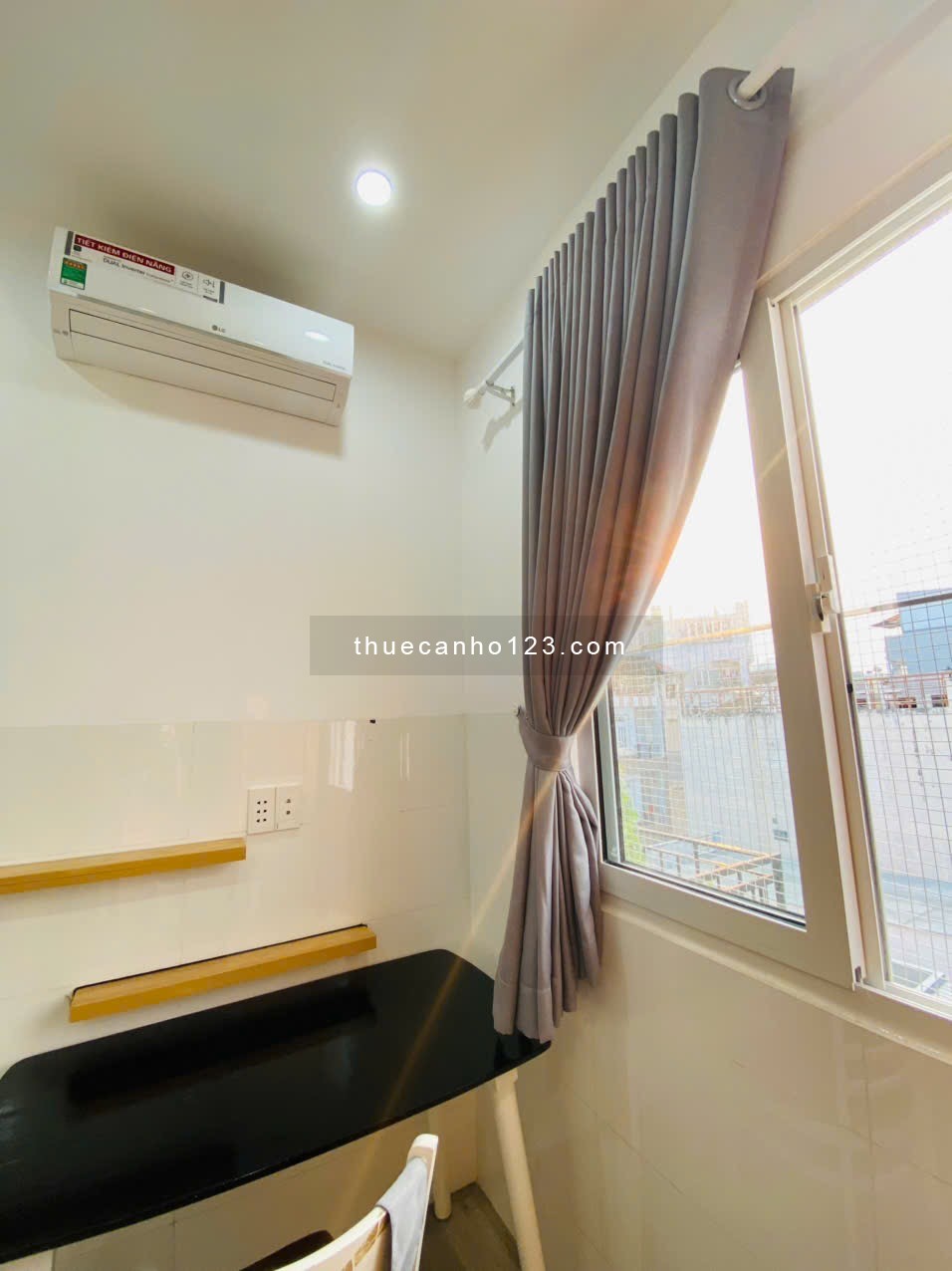 Cho thuê phòng trọ Studio Cửa sổ Q4, gần Đh Luật, Đh Nguyễn Tất Thành, cầu Nguyễn Văn Cừ, cầu Kênh T - Ảnh 5