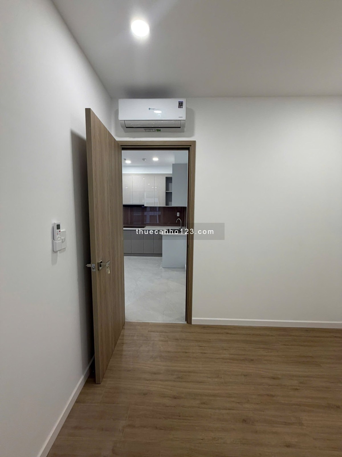 Cho thuê căn 2PN,2WC tầng 12 view ngoại khu thoáng mát Block D siêu đẹp - Ảnh 3