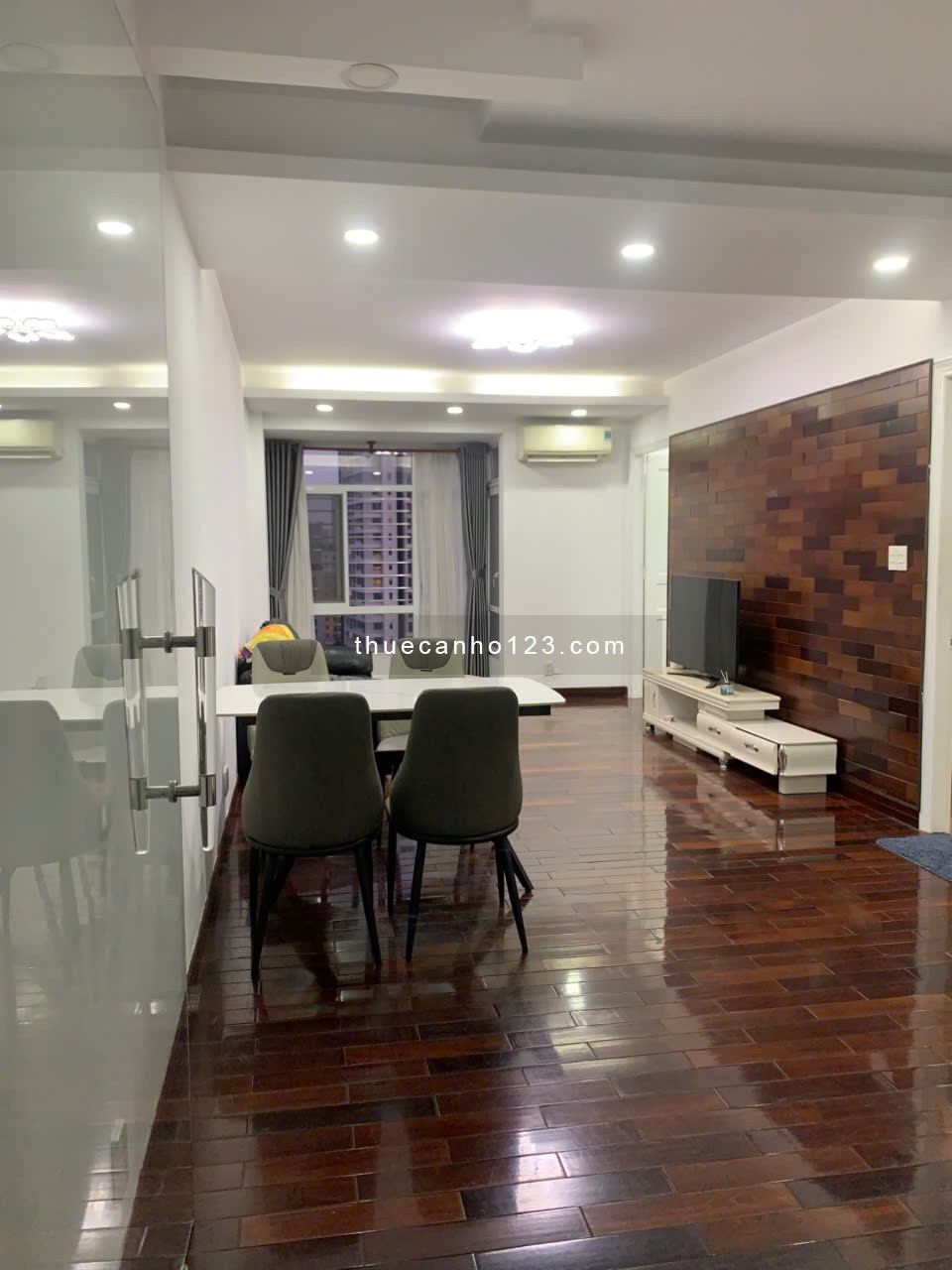 Cho thuê 2PN2WC căn góc, nội thất như hình, view thoáng mát tại Sky Garden 3 - Ảnh 7