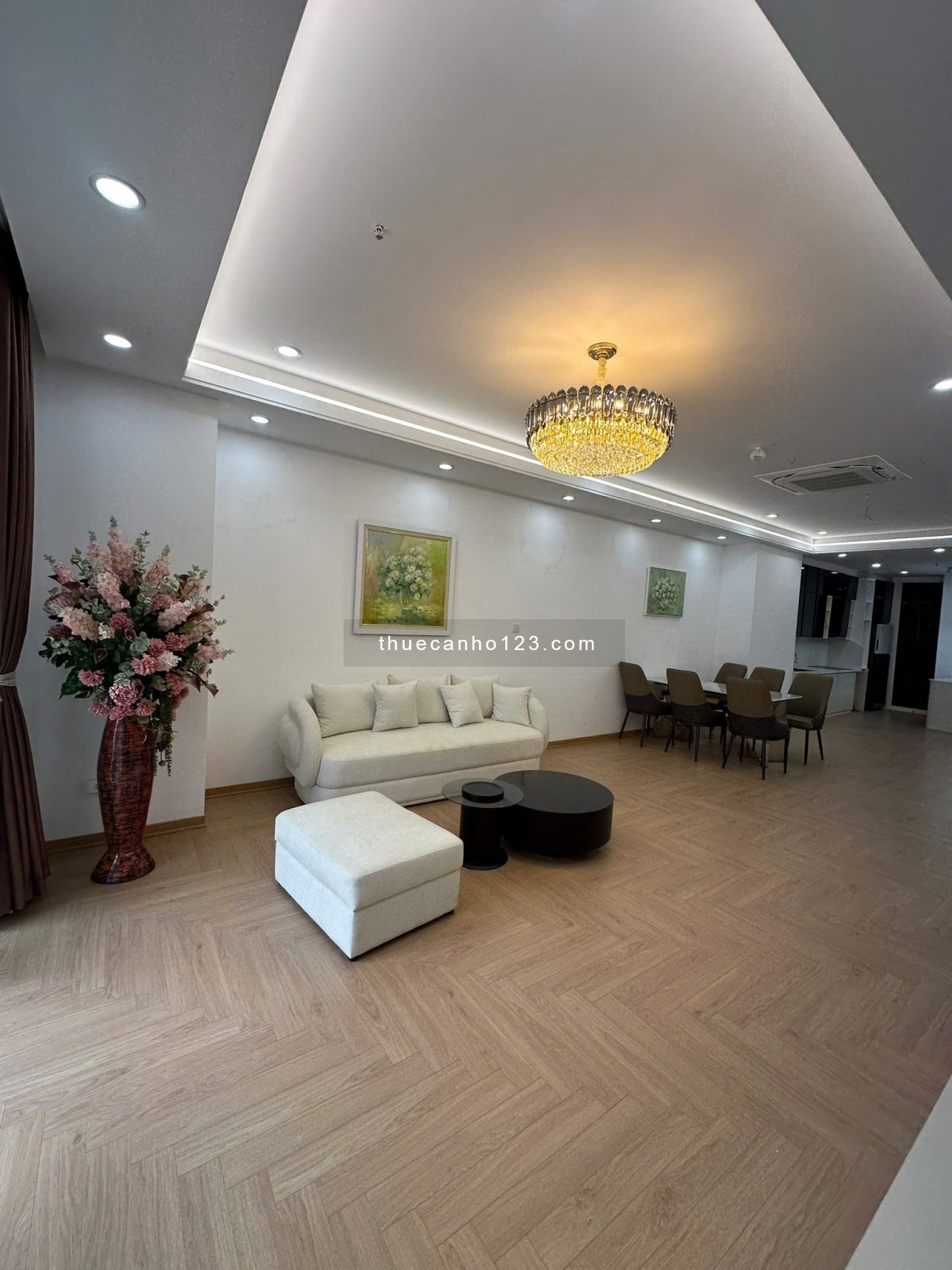 Cho thuê căn hộ Royal City – 3PN full nội thất - Giá chỉ 2x triệu/tháng - Ảnh 2
