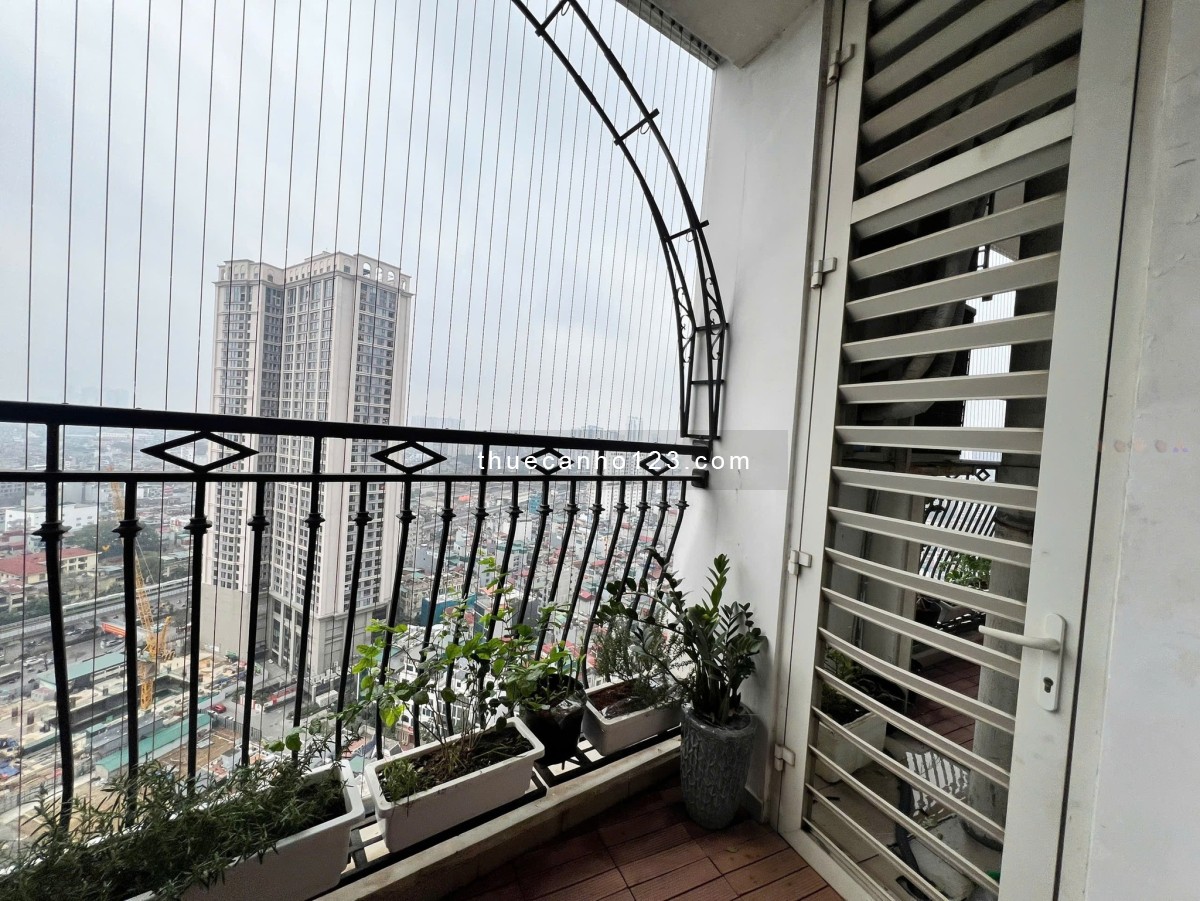 Cho thuê căn 3 ngủ 25tr Royal City, full nội thất như ảnh - Ảnh 2