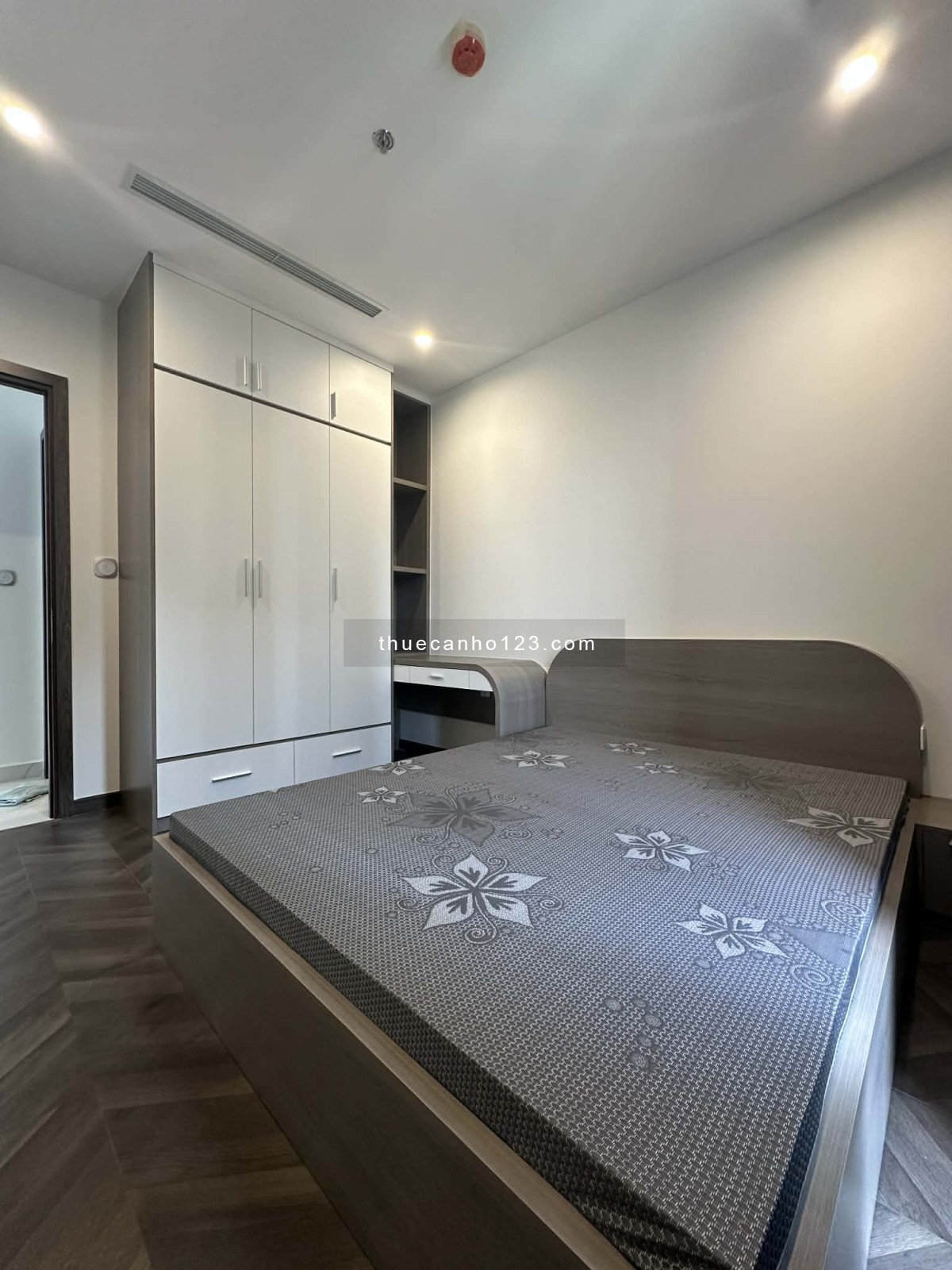 Cho thuê 2PN, full nội thất, 12.5 triệu tòa The Beverly - Ảnh 2