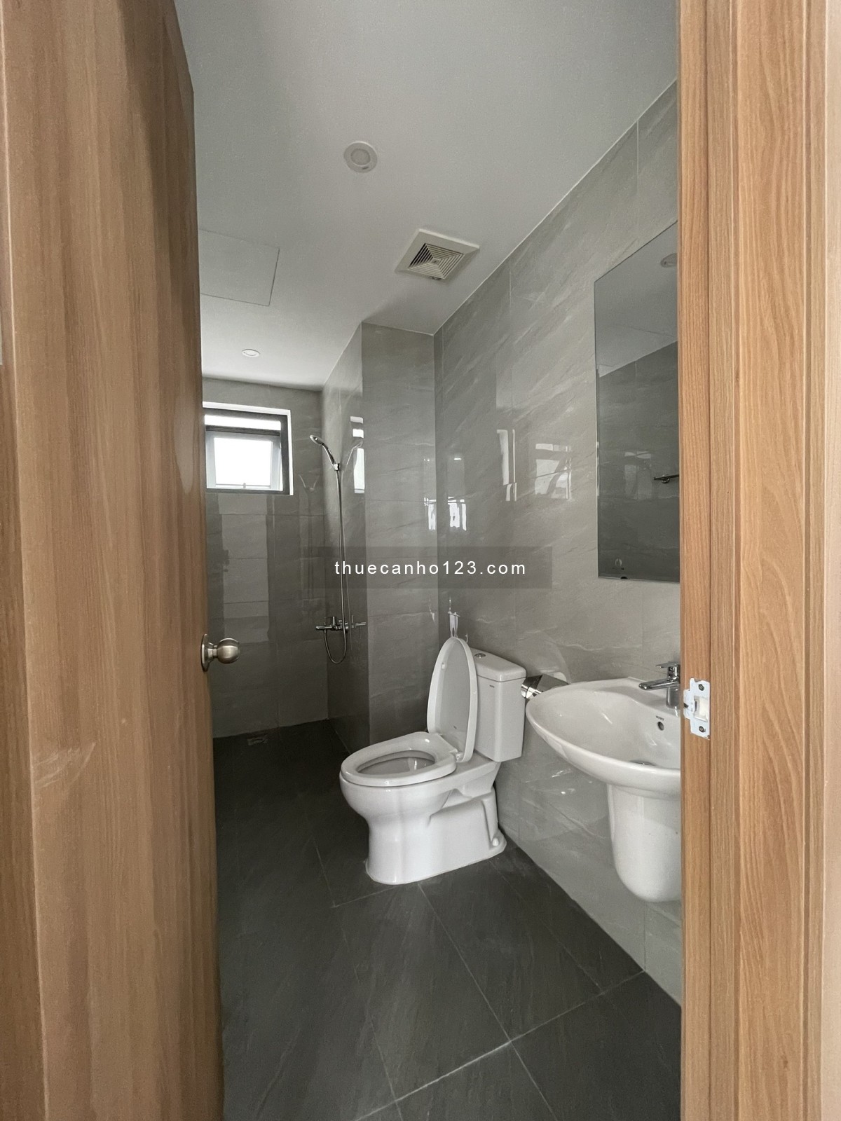 Cho thuê chung cư LEGACY, tầng B18, rộng 60m2, 2PN, nhà mới đẹp, sẵn rèm và giàn phơi - Ảnh 4