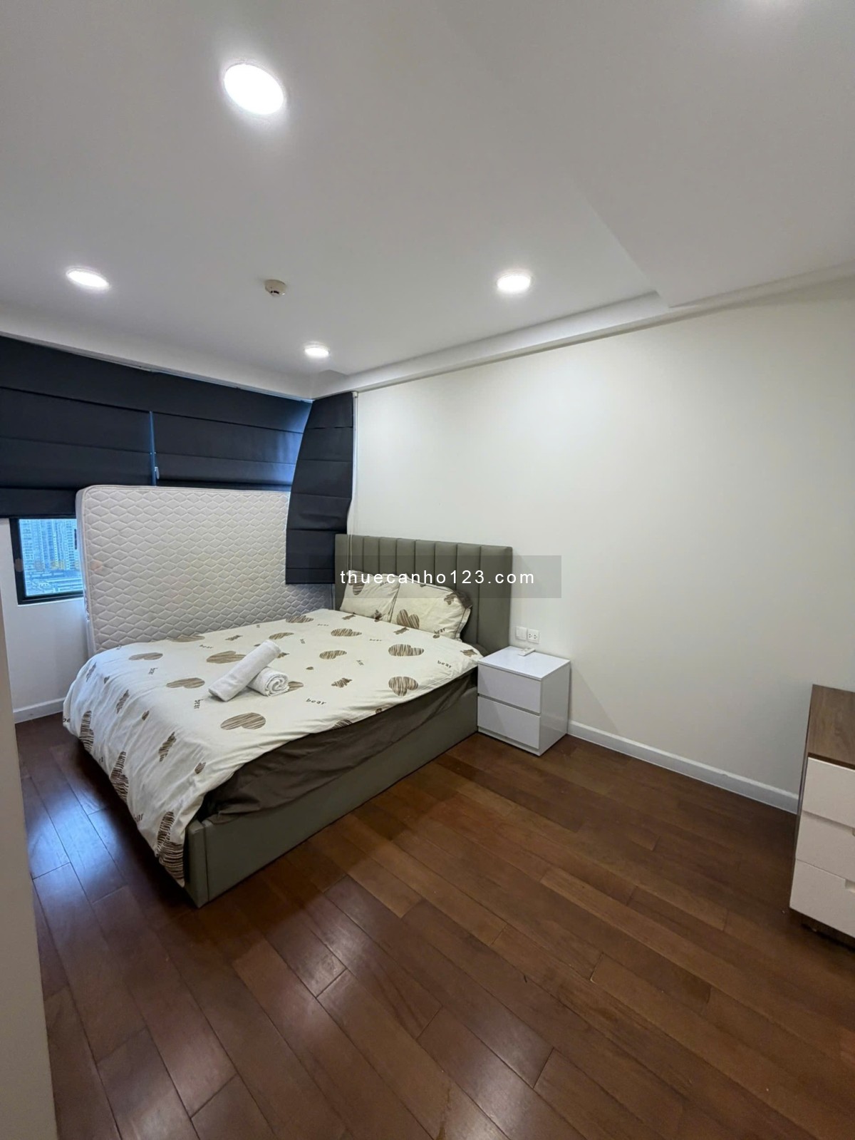 Cần cho thuê 3 ngủ, 95m2, NT đầy đủ, 1.300 USD, tòa C3, vào ở ngay được - Ảnh 7