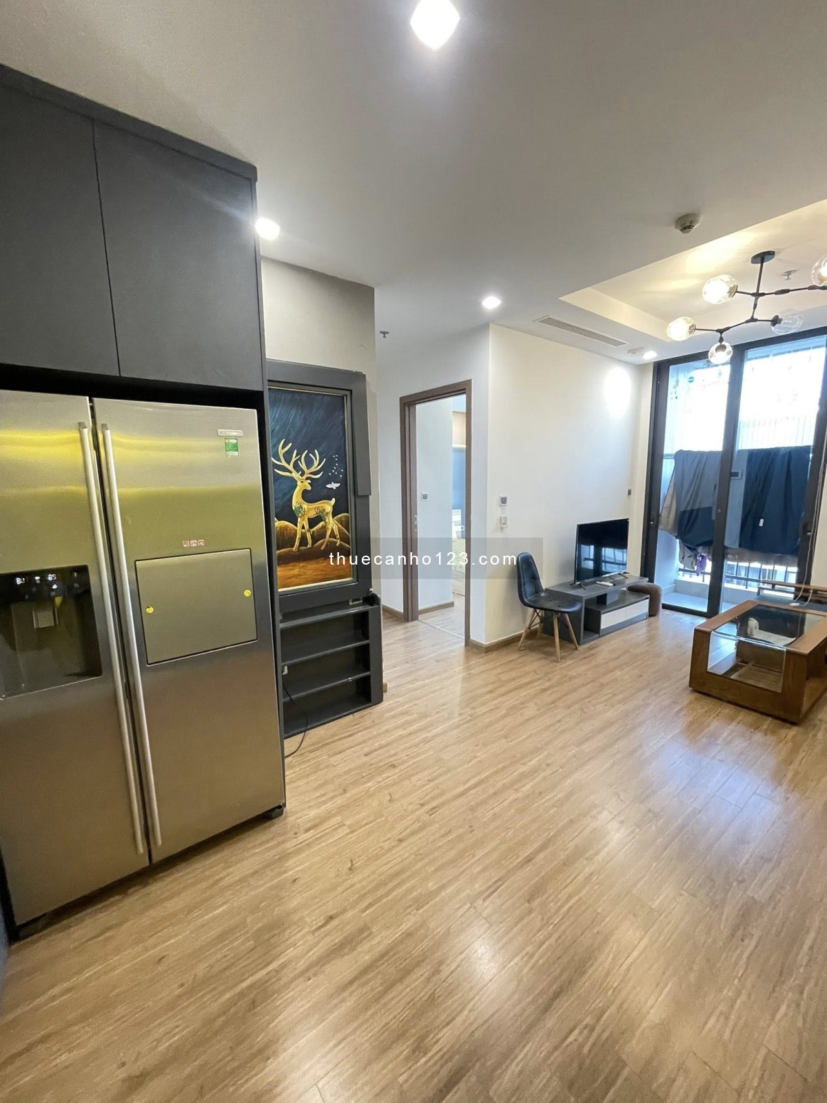 Cho thuê căn 2ngủ 1wc full đồ nội thất đầy đủ, ban công hướng mát, vào được luôn, Vinhomes Greenbay - Ảnh 1