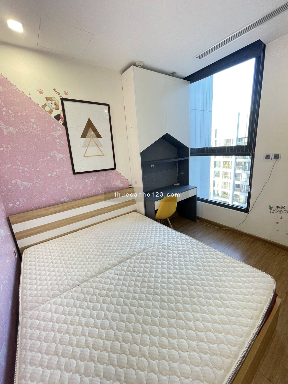 Cho thuê căn 2ngủ 1wc full đồ nội thất đầy đủ, ban công hướng mát, vào được luôn, Vinhomes Greenbay - Ảnh 3