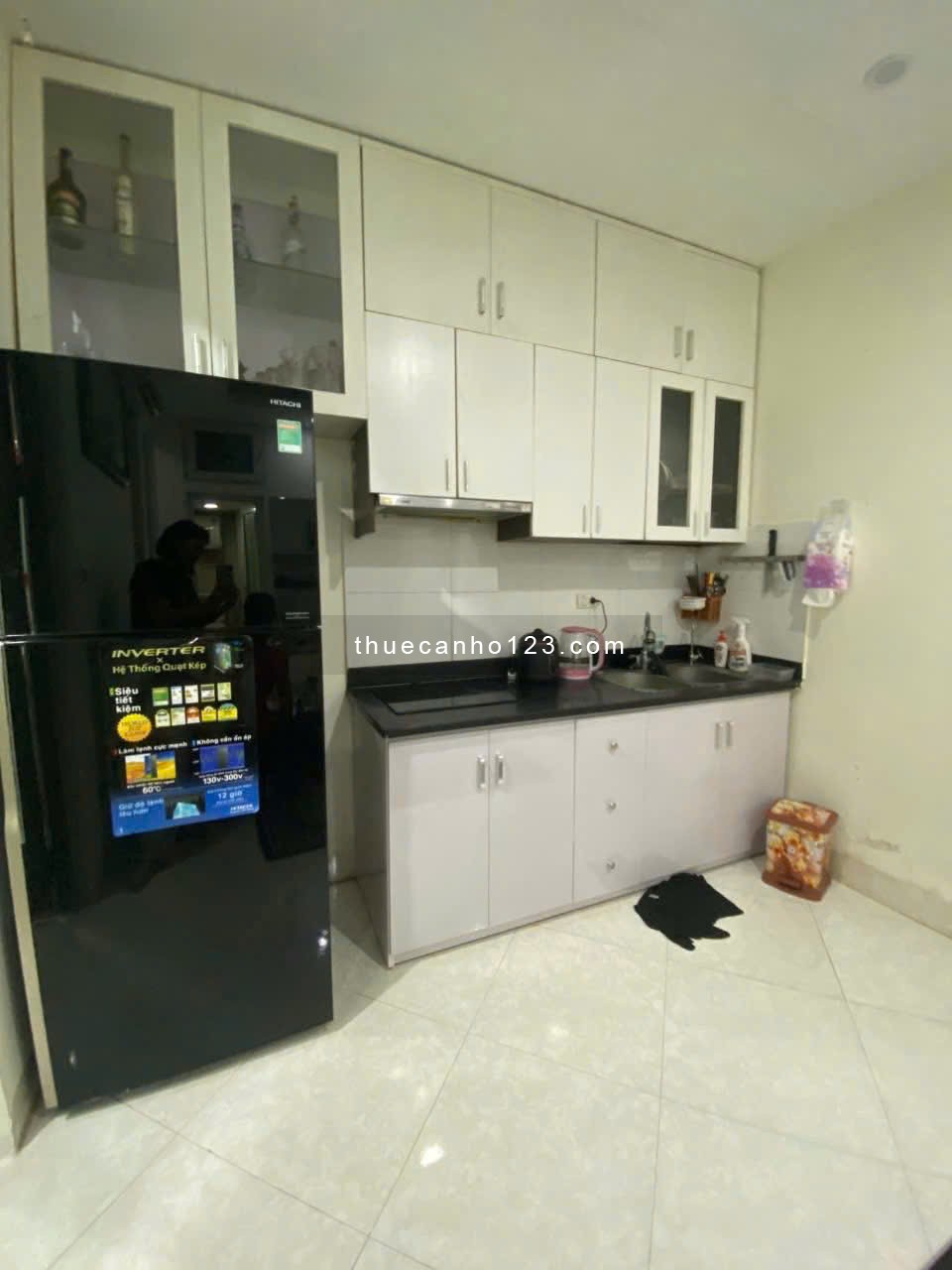 Chung cư Nguyễn Trãi, P9, Quận 1, 70m2, 2PN, 1WC, Nội thất, 11tr/tháng. - Ảnh 2