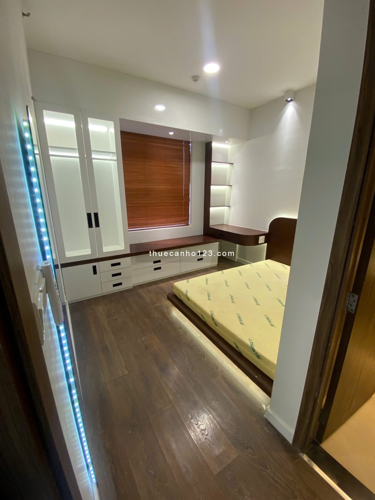 Cho thuê căn 2PN 80m2, tầng 25 - sẵn nội thất - giá chỉ 10tr9 - Ảnh 9