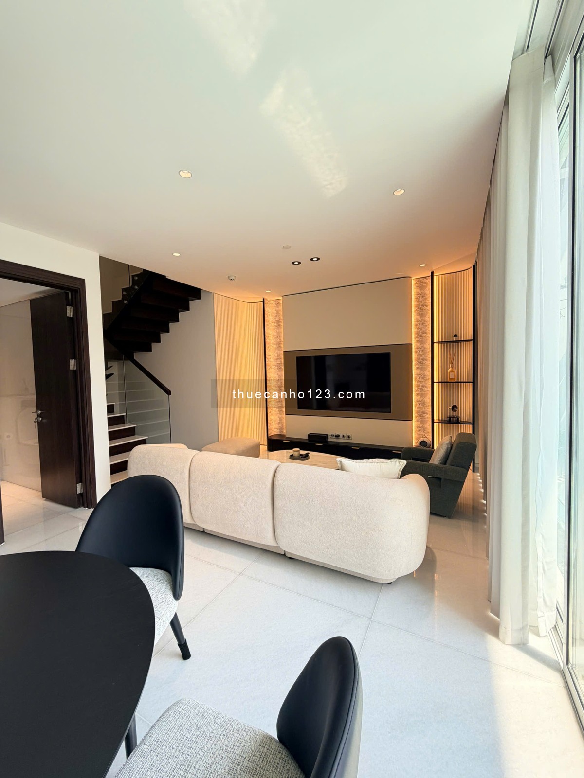 Cho thuê căn hộ cao cấp Serenity Sky Villas – Quận 3• 123m2 - 2PN – 3WC – không gian sống chuẩn - Ảnh 2
