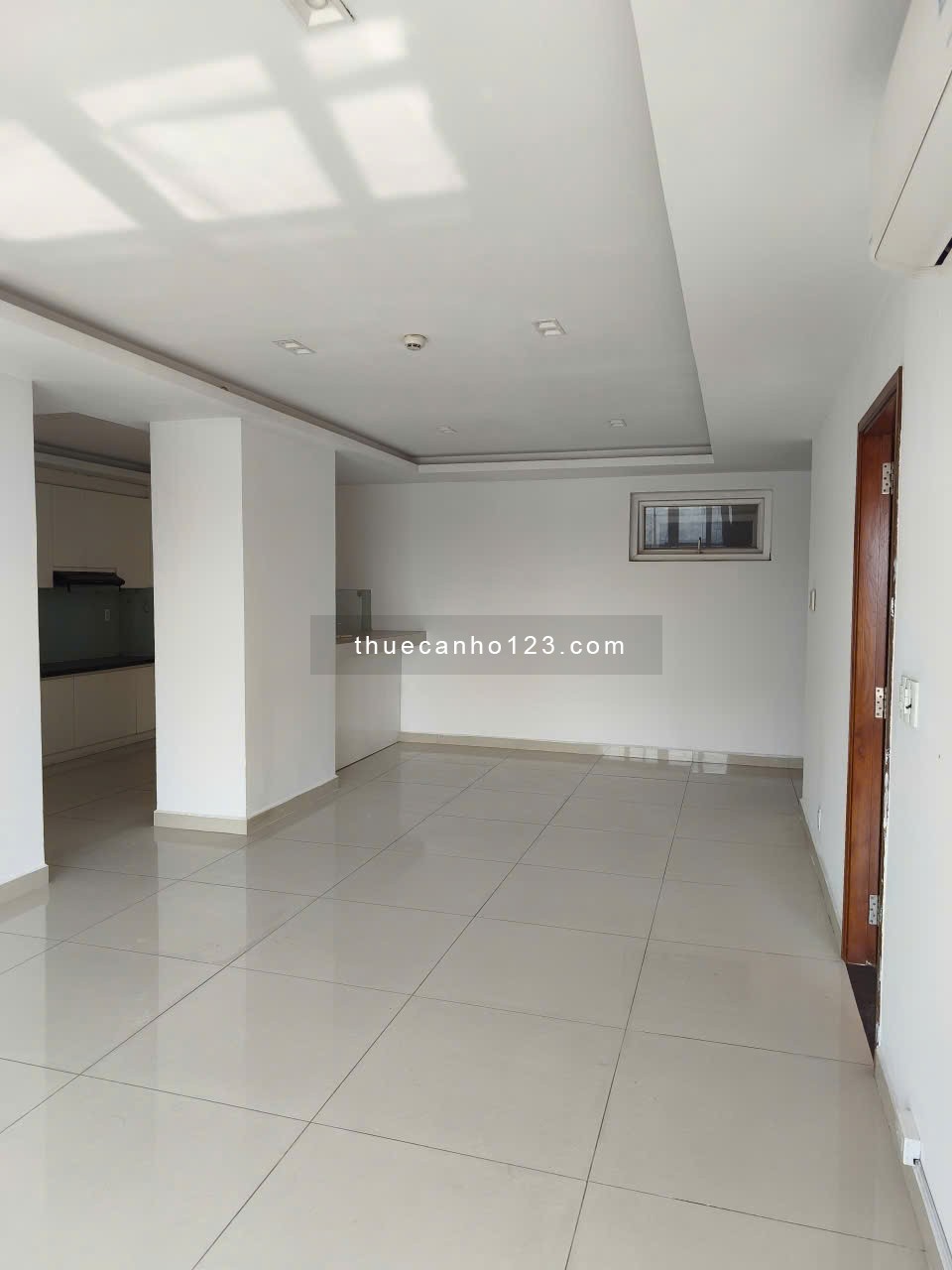 Cho thuê căn hộ Sky Center Phổ Quang 3PN3WC-129m2 giá 21tr/th còn TL. LH 0932 192 028-Ms.Mai - Ảnh 2