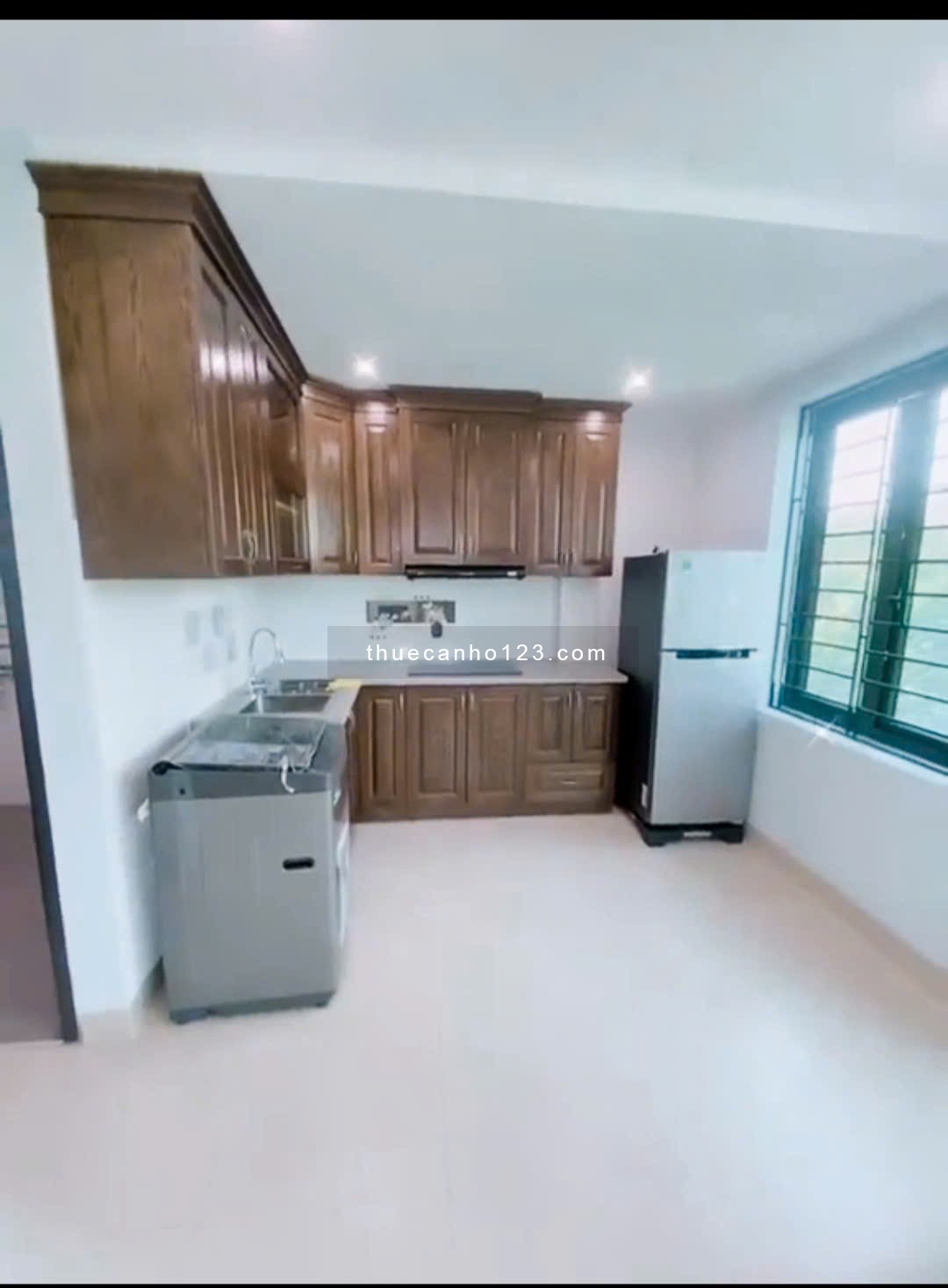 Chung Cư Mới + Xịn , 65m² 2PN – full đồ – giá 8tr , Quan Hoa , Cầu Giấy HN - Ảnh 2