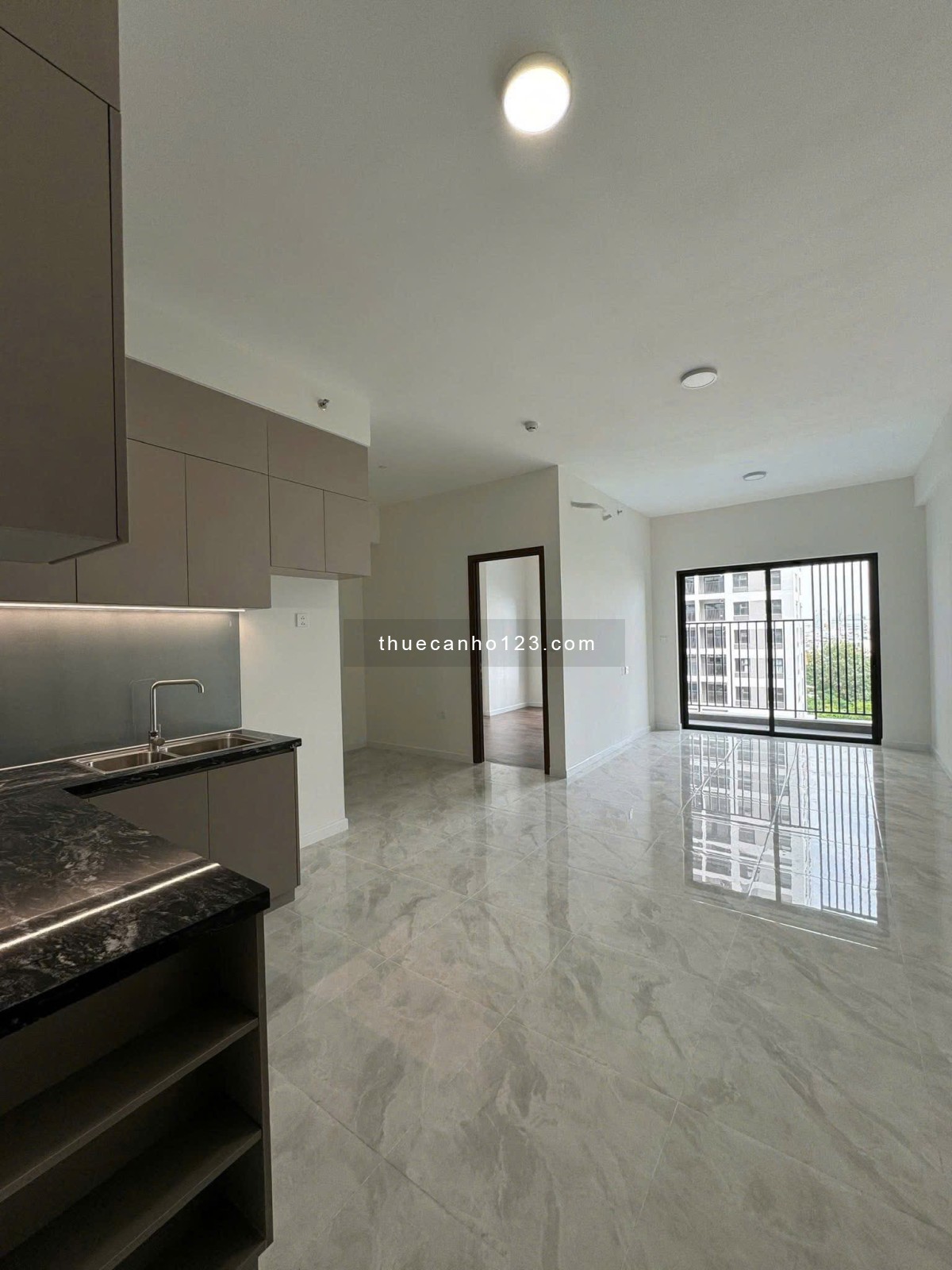 Chung cư Âu Cơ Tower, Âu Cơ, TP: 73m2, nhà mới, 10 triệu. Nhà mới. - Ảnh 4