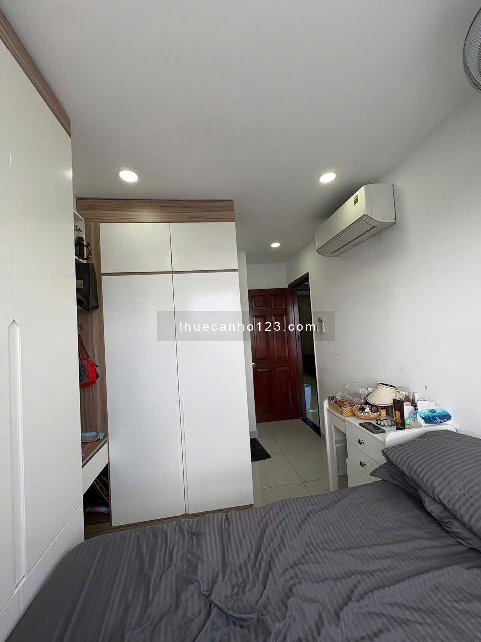 Căn hộ Oriental Plaza, Âu Cơ, Tân Phú: 12tr/th, 2p ngủ, 78m2, NT, Nhà mới - Ảnh 4