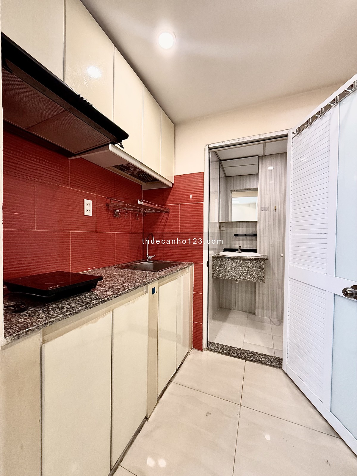 CHDV 1PN 45m2 balcony, thang máy, hầm xe, dọn dẹp 6lần/tuần, giặt đồ 2lần/tuần gần khu phố Nhật - Ảnh 10