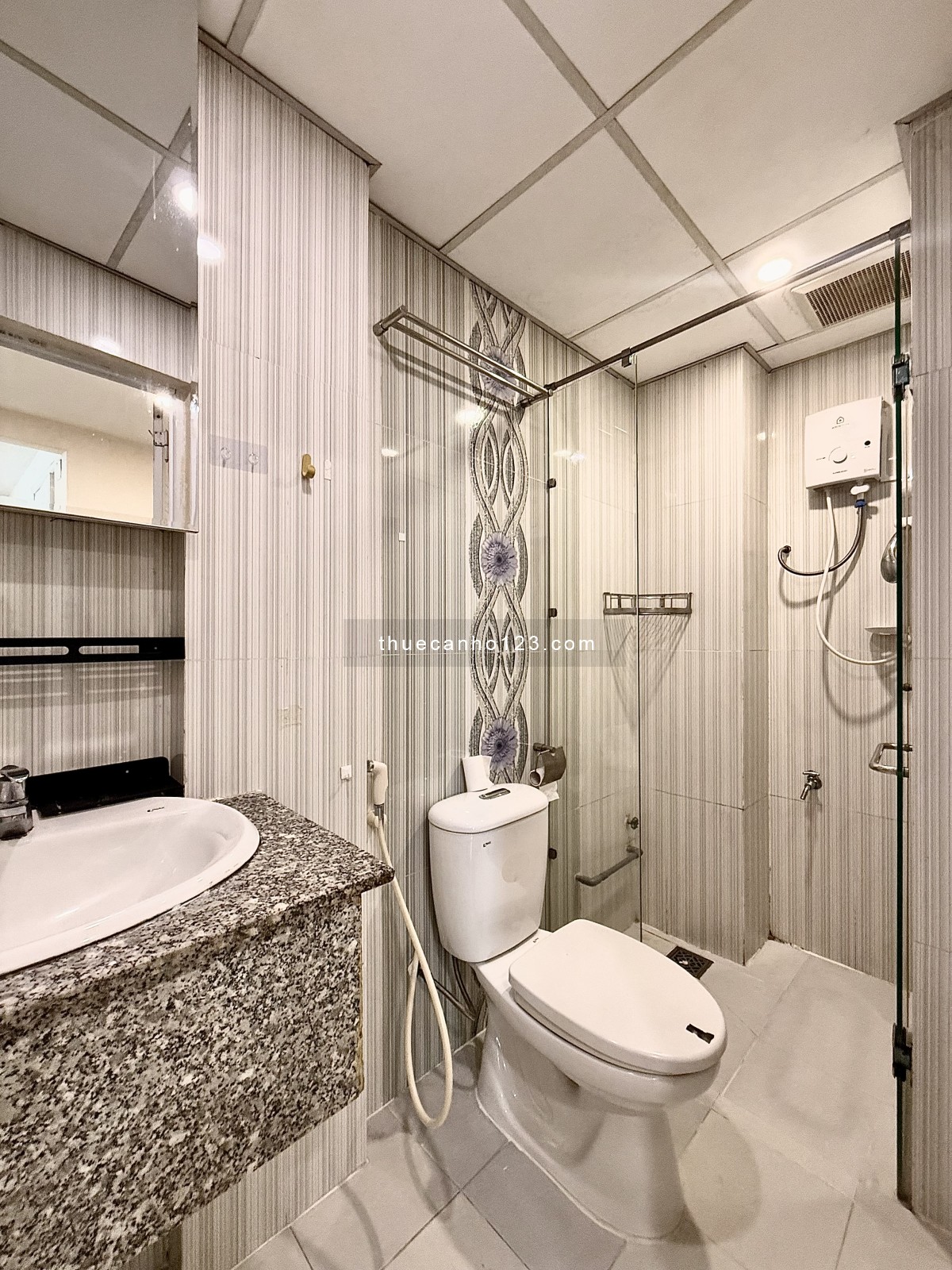 CHDV 1PN 45m2 balcony, thang máy, hầm xe, dọn dẹp 6lần/tuần, giặt đồ 2lần/tuần gần khu phố Nhật - Ảnh 11