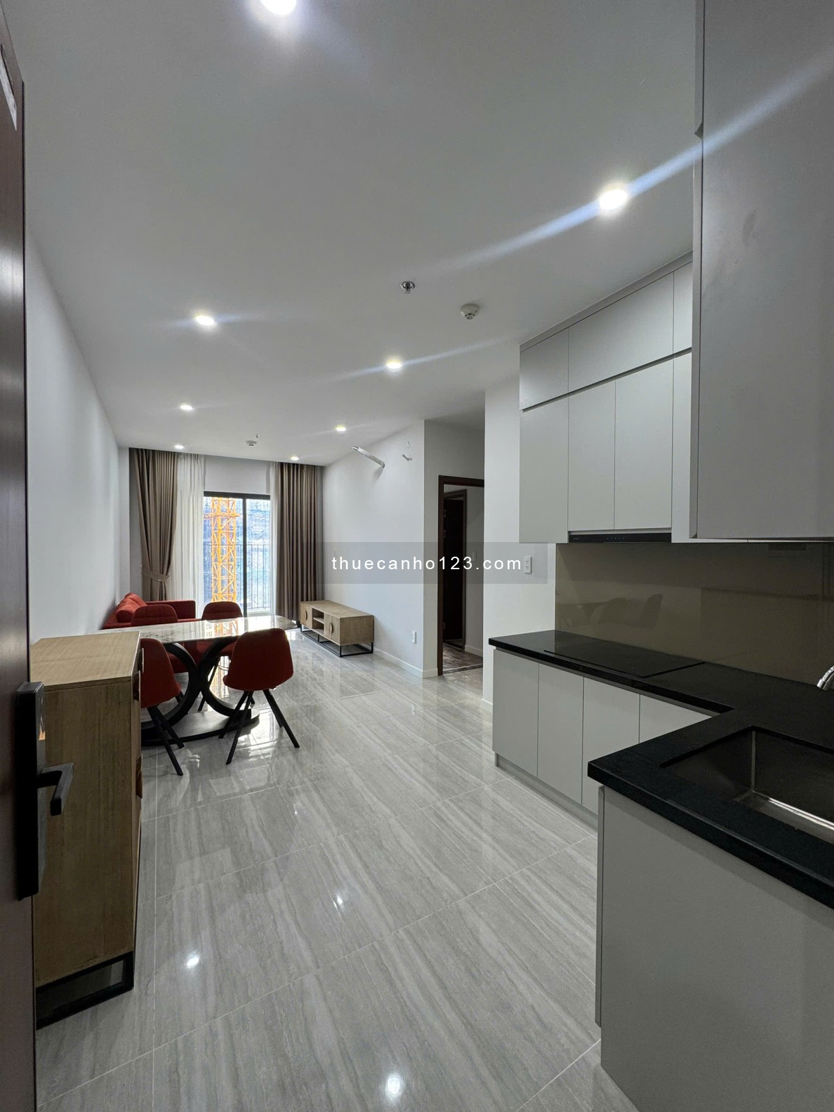 Cần cho thuê lại căn hộ 2PN2WC Bcons City, tháp trung tâm thương mại Bcons Mall - Ảnh 4