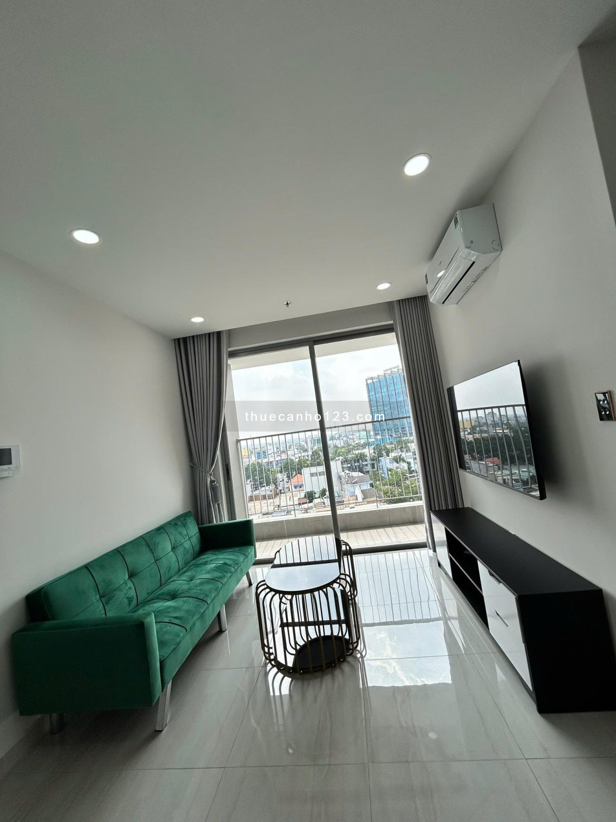 Chung cư Satra Eximland căn 95m2, 2p ngủ, Nội thất,17tr/th - Ảnh 1