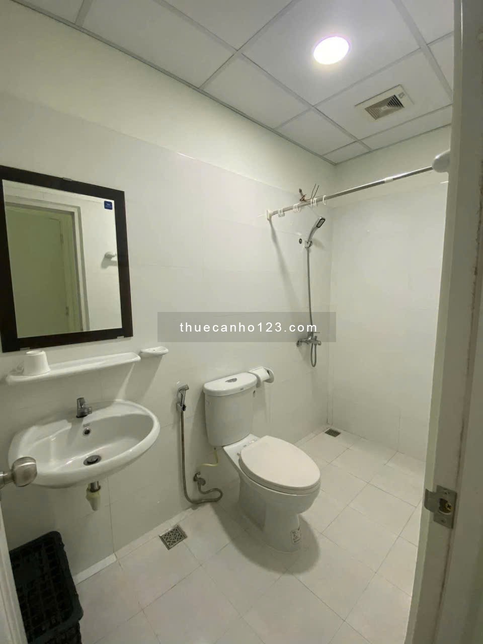 Căn 2p ngủ, không nội thất- C/c Topaz Garden giá 9tr/th - Ảnh 4