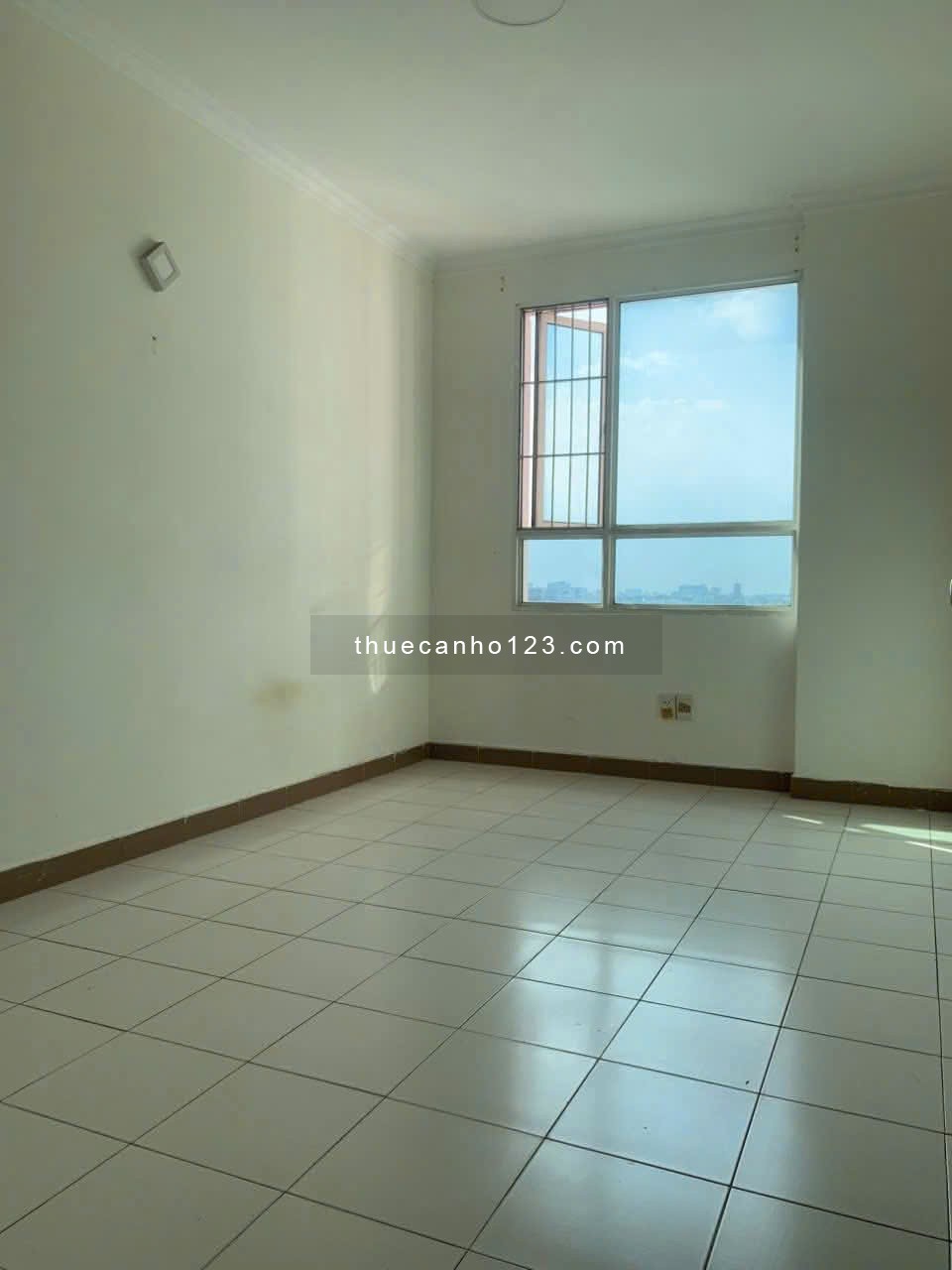 Chung cư Trường Sa, Quận 3: 10,5triệu, 85m2, 2p ngủ, máy lạnh, ban công - Ảnh 4