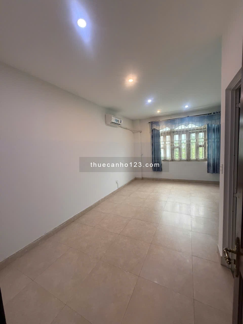 CHO THUÊ PHÒNG 30M2 , KHU DÂN TRÍ CAO, YÊN TĨNH, ÁNH SÁNG TRÀN PHÒNG - KO CẦN DÙNG ĐIỆN CẢ NGÀY - Ảnh 1