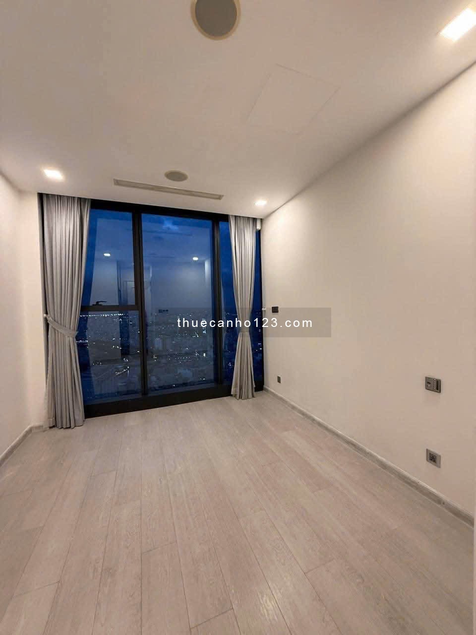 English below | Cho thuê Căn hộ 3PN2WC 121m2 Full NT view vòng cung xịn xò tại Vinhomes Golden River - Ảnh 5