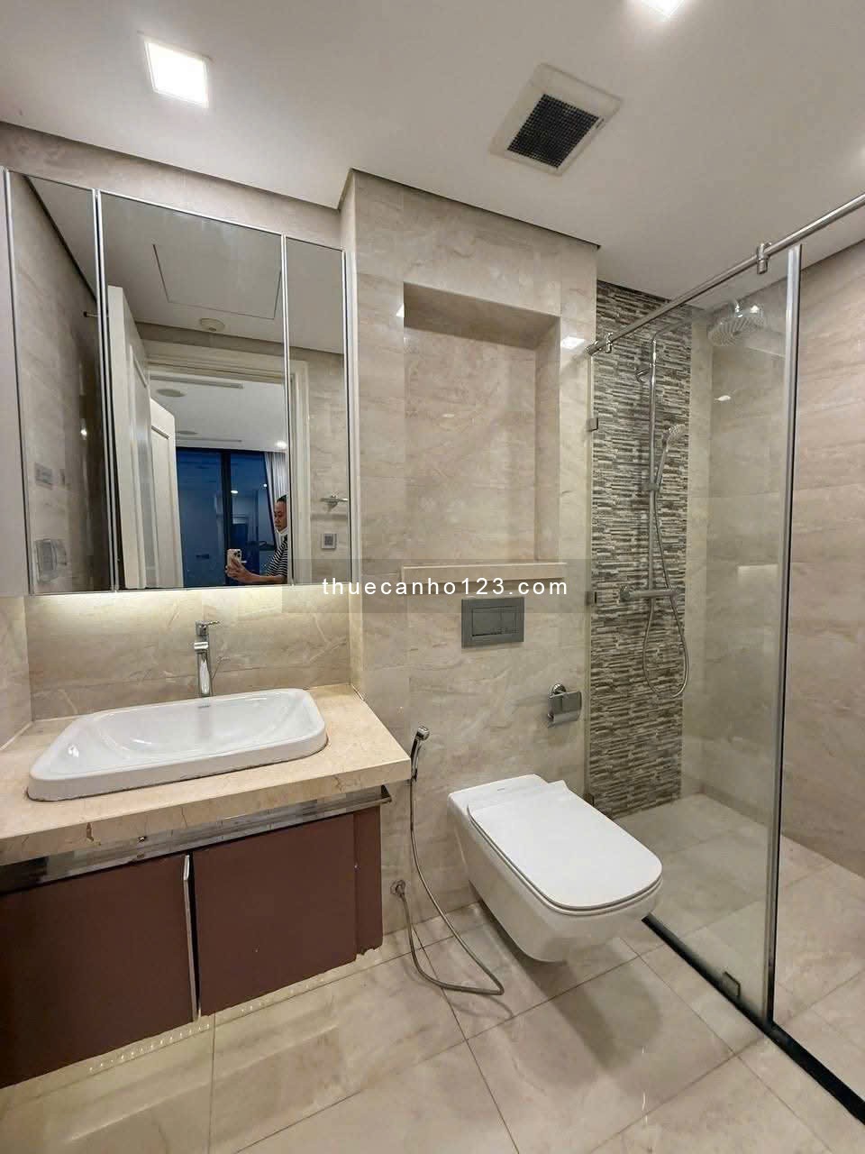 English below | Cho thuê Căn hộ 3PN2WC 121m2 Full NT view vòng cung xịn xò tại Vinhomes Golden River - Ảnh 6