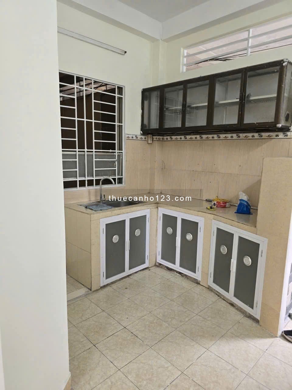 Cho thuê căn 2p ngủ Chung cư Nhiêu Tứ, giá 8,5tr/th - Ảnh 1