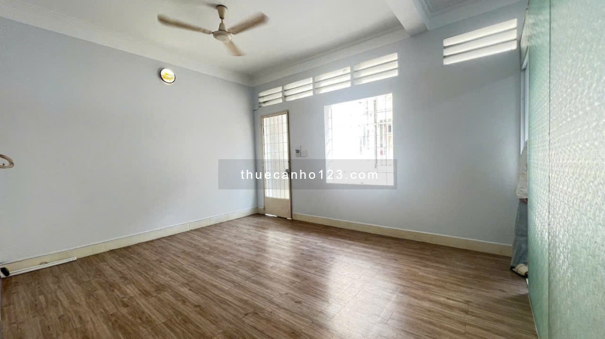 Cho thuê căn 68m2 có 2p ngủ, NTCB ở C/c Phan Xích Long giá 8tr5 - Ảnh 6