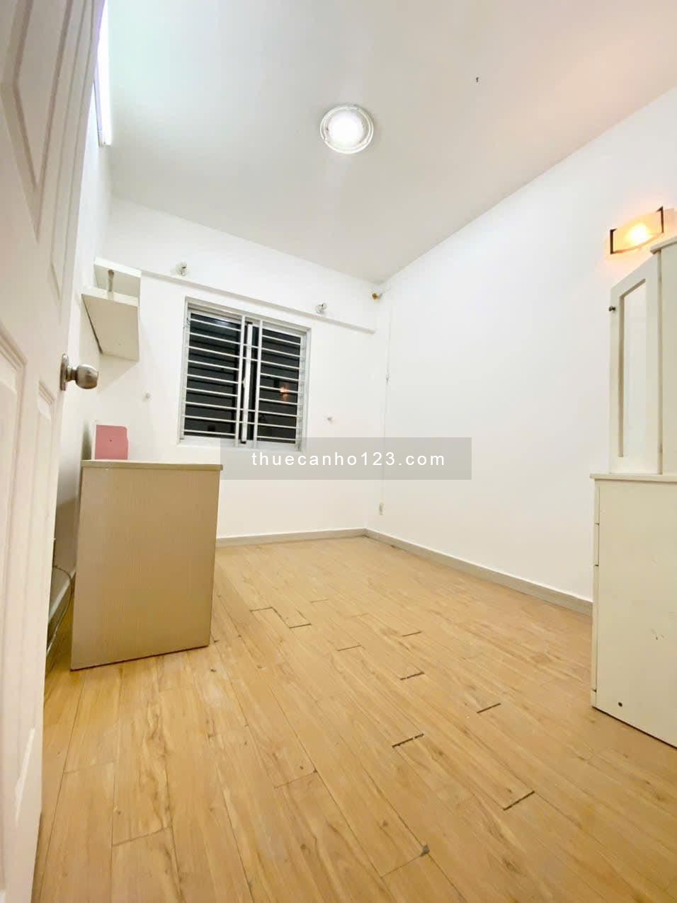 Chung cư Nguyễn Ngọc Phương căn 3p ngủ,100m2 có nội thất, giá 16tr - Ảnh 7