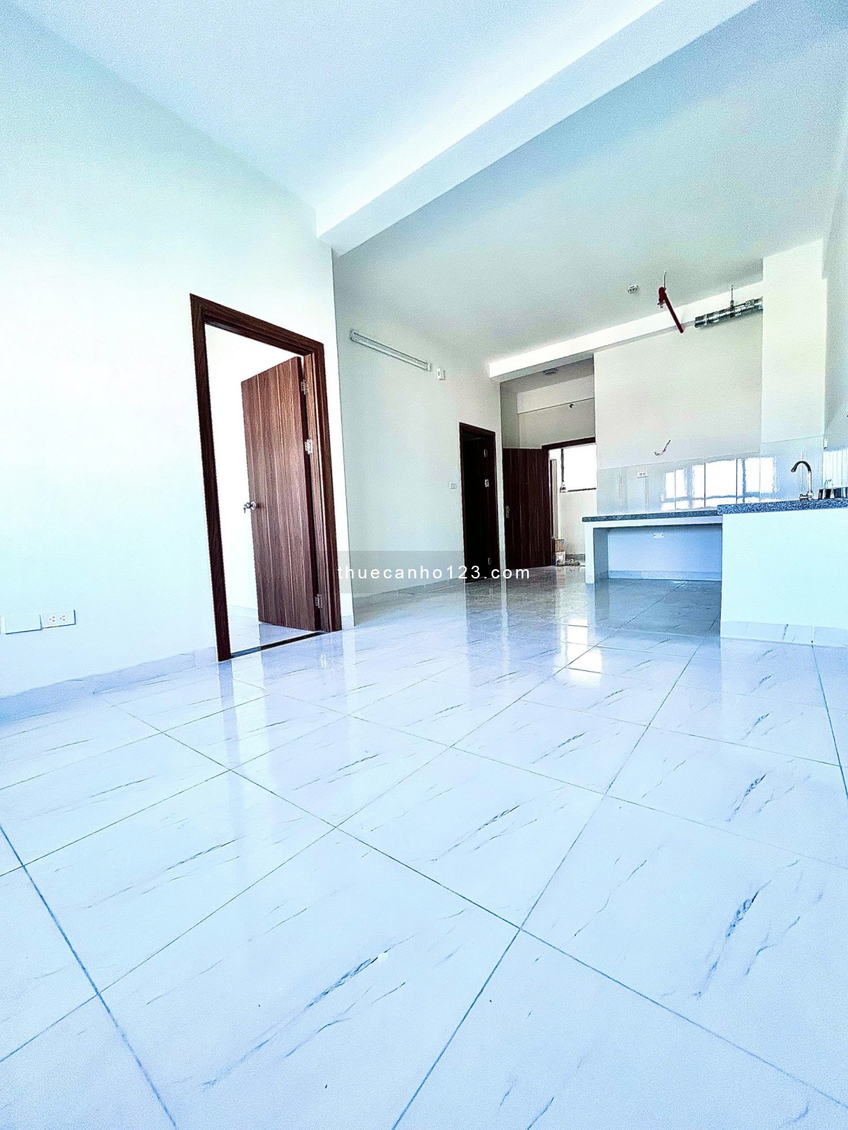 Cho thuê chung cư 2PN, 2WC, thoáng mát cả ngày, view công viên tp + biển, giá chỉ 6.5tr - Ảnh 1