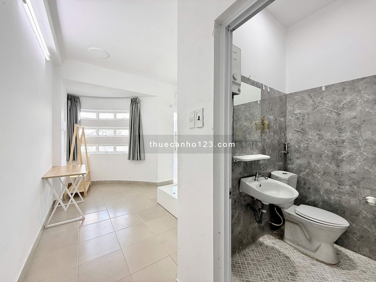 Căn hộ ban công rộng gần ngã tư Hàng Xanh - Vũ Tùng, Bình Thạnh - Phòng mới tinh, nội thất cao cấp - Ảnh 7