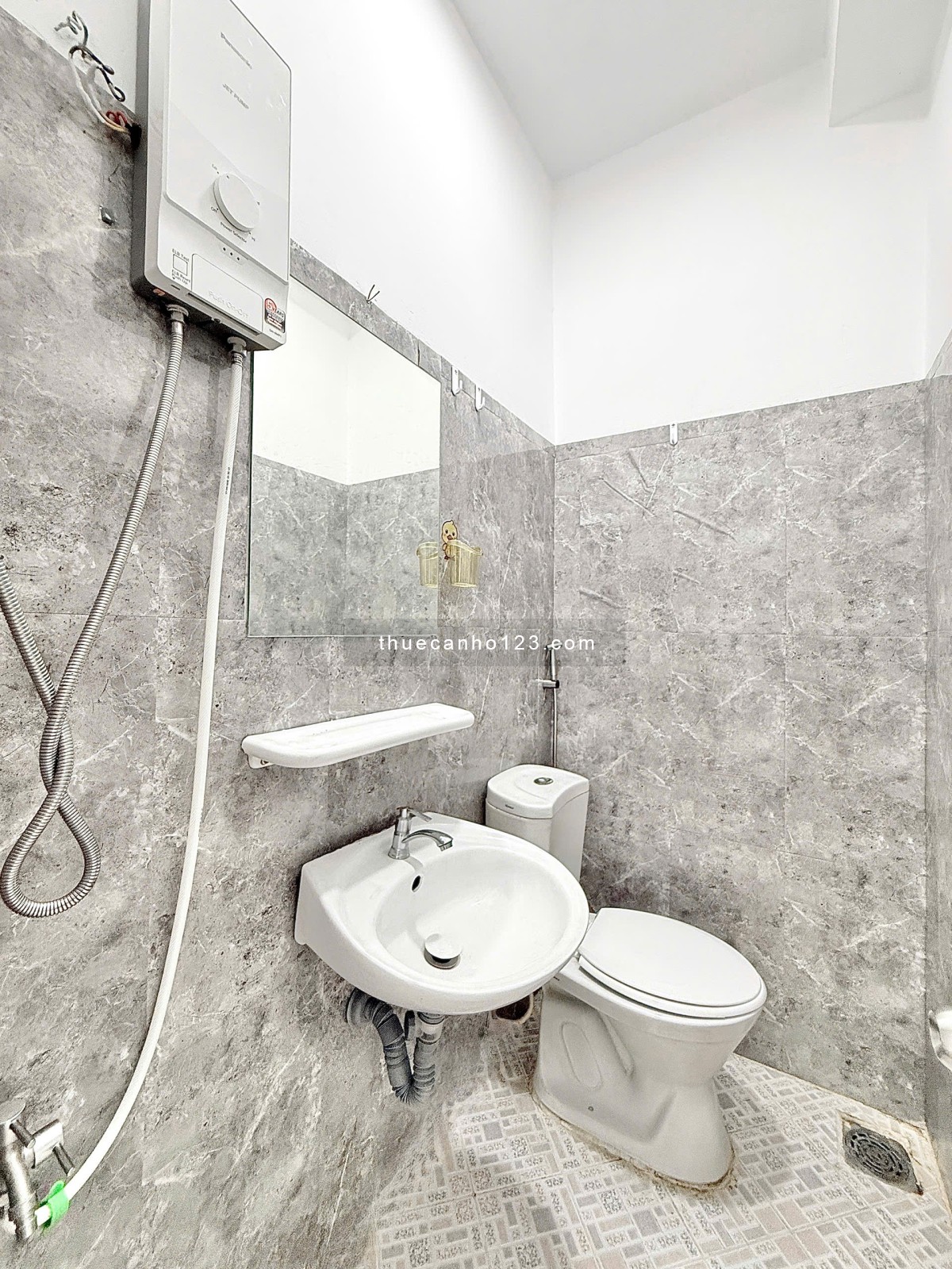 Căn hộ ban công rộng gần ngã tư Hàng Xanh - Vũ Tùng, Bình Thạnh - Phòng mới tinh, nội thất cao cấp - Ảnh 8