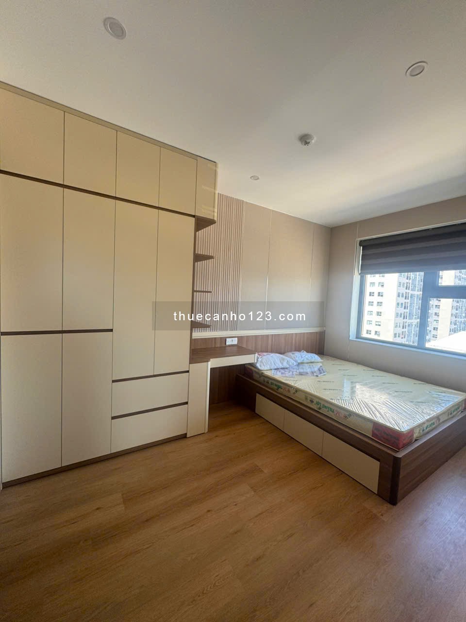 Cho thuê căn 3 phòng ngủ FULL Nội thất giá rẻ - Ảnh 1