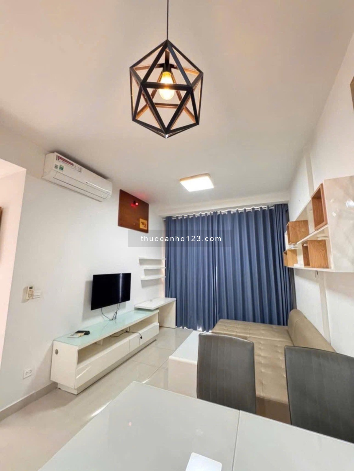 Rộng 76m2, 2p ngủ,nội thất, C/c Âu cơ Tower- Tân Phú giá 10tr/th - Ảnh 3