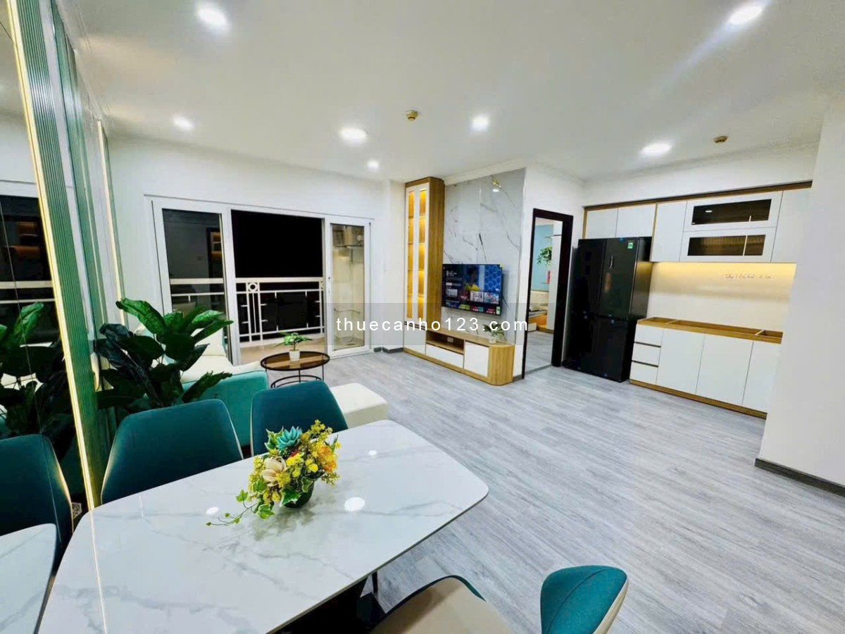 Chung cư cao cấp Oriental Plaza Âu Cơ, 2PN full nội thất giá 12 tr/th có bang công rộng. - Ảnh 2