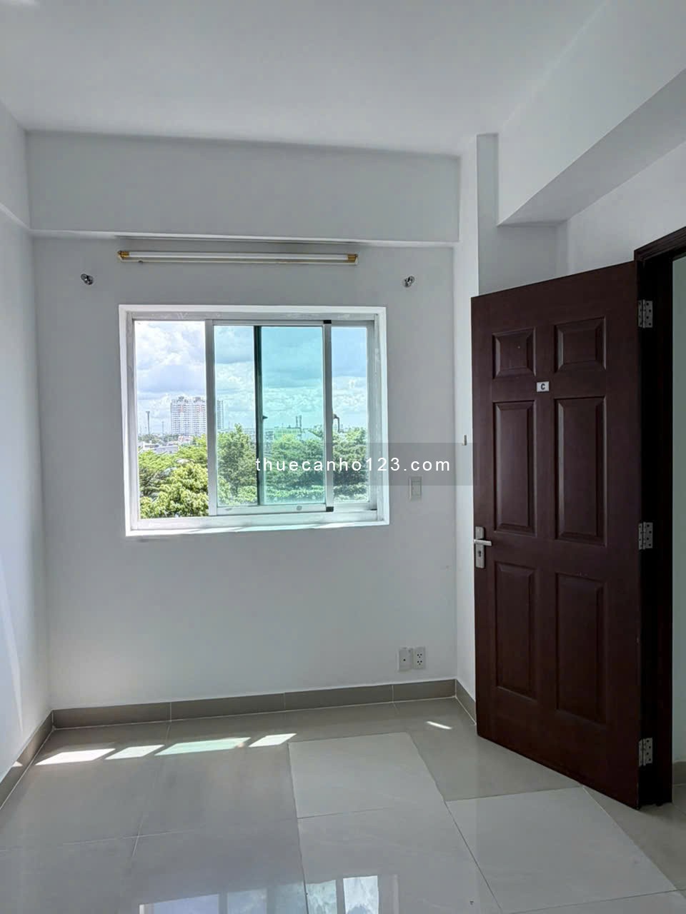 Căn góc Thái Sơn 81m2 (3PN 2WC) giá rẻ 8tr/tháng, ban công thoáng mát - Ảnh 6