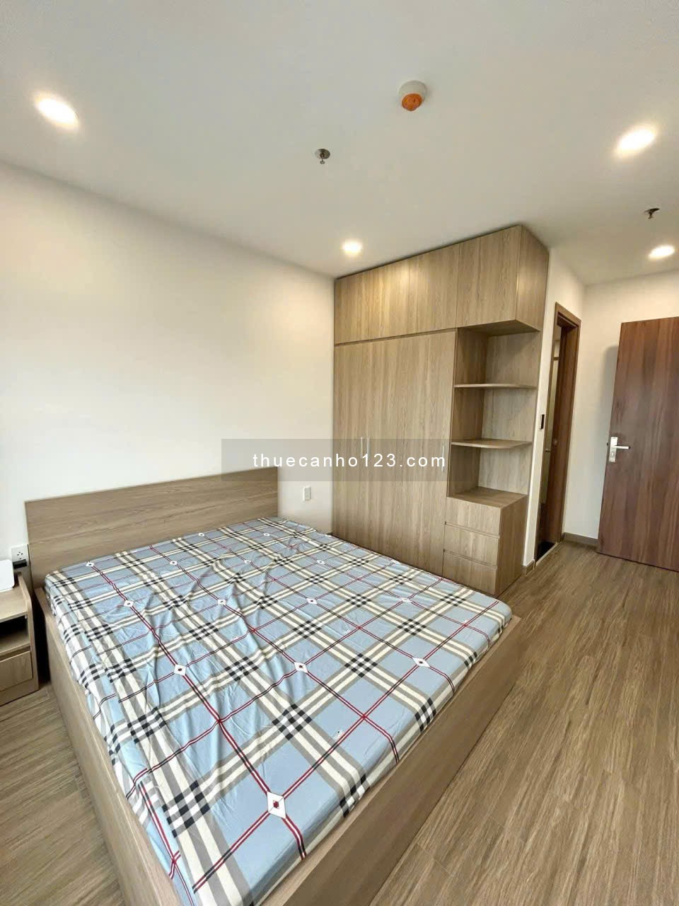 Chung cư Samland, Nguyễn Hồng, GV: 2p ngủ, 75m2, 14triệu, NTCC, gần sân bay - Ảnh 3
